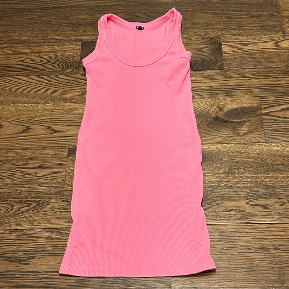 Monrow Scoop Neck Pink Ribbed Dress - Picture 3 of 8